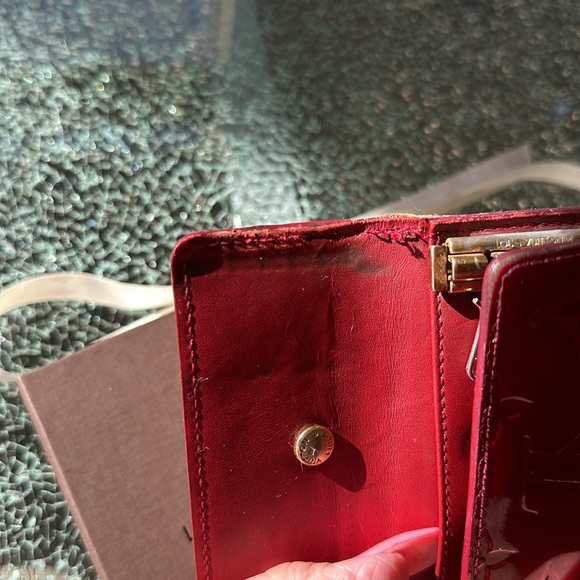 RED LOUIS VUITON VERNIS KEY HOLDER WITH BOX AND RIBBON - Picture 6 of 10